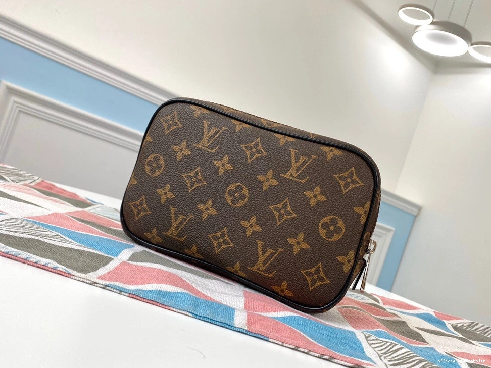 Official oldcobbler VUITTON LOUIS PM POUCH TOILETRY 0730